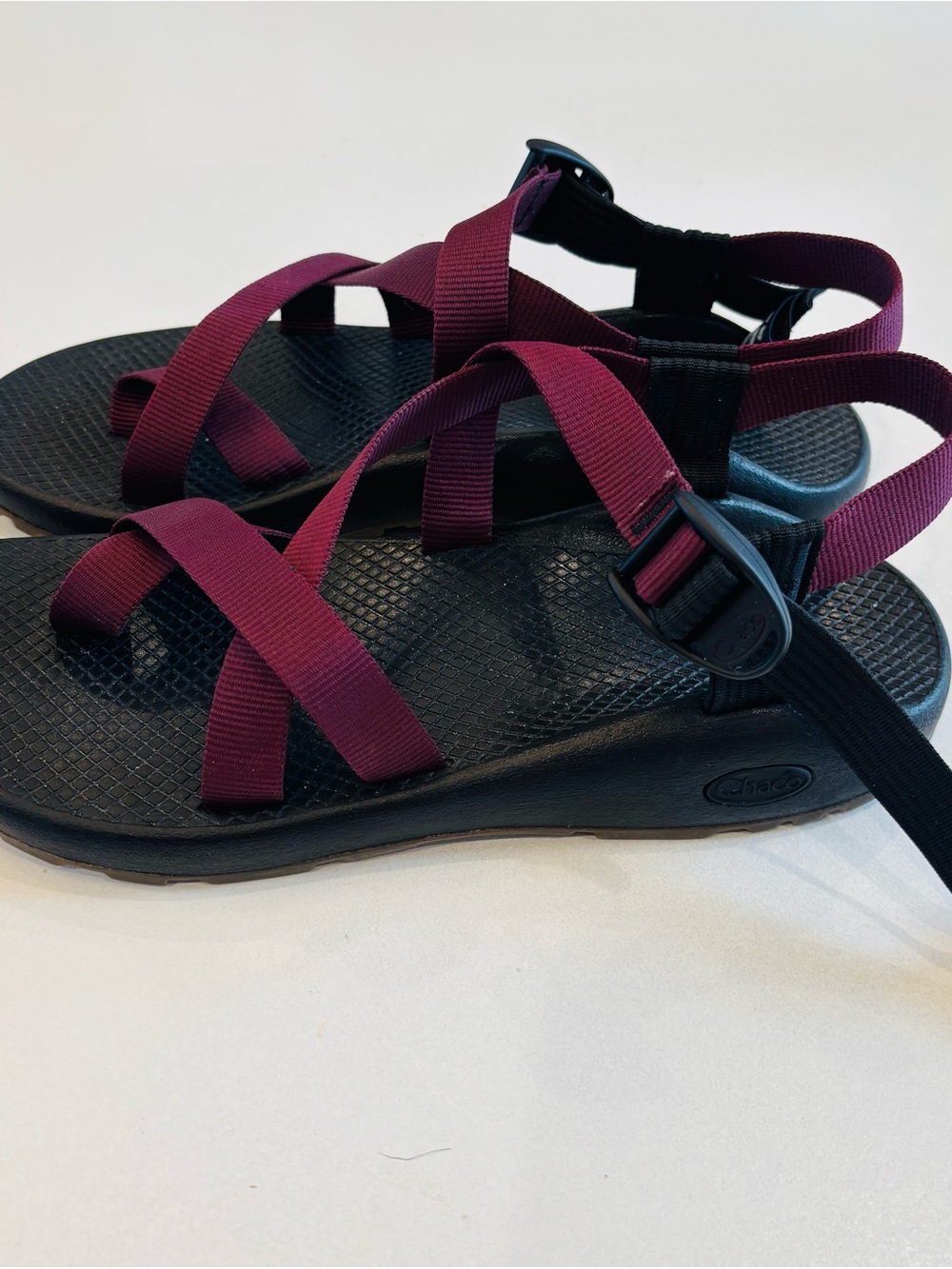 Chaco Women's Z2 Sandals - Black Footbed with Burgundy Straps size 10 - Picture 7 of 8